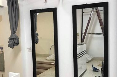 Gương nịnh đèn led Đà Nẵng. Gương nịnh khác gì với gương thường?