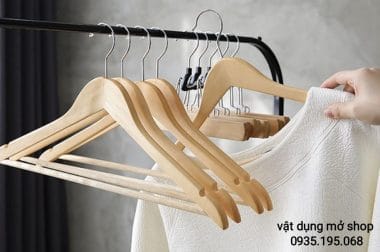 LỰA CHỌN MÓC TREO QUẦN ÁO CHO SHOP THỜI TRANG